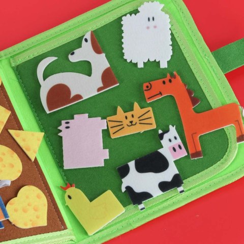 Książeczka sensoryczna edukacyjna manipulacyjna farma Kik Sp. z o. o. Sp. k.